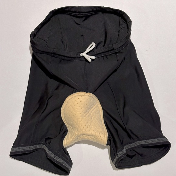 Louis Garneau, women’s bike shorts. - Picture 5 of 7